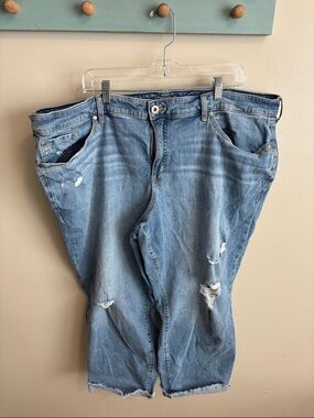 Torrid crop boyfriend jeans size 24